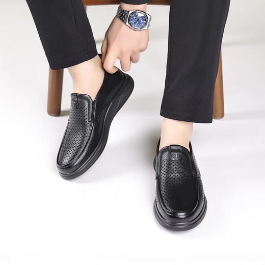 Pfgpierd Chaussures masculines Summer 2025 Nouvelles sandales en cuir Chaussures de papa âgées respirant des chaussures en cuir décontractées à la semelle et à la semelle hollowe et à la lace-up-up 42 42