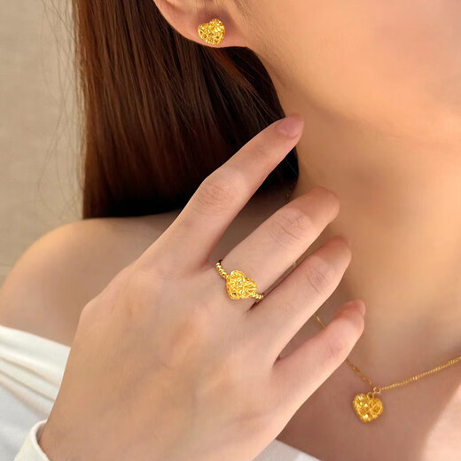 Just a pair of gold-colored brushed sugar cube pendant necklace, gold ring, love earrings, heart-shaped ring, 18K set of chains for my girlfriend, brushed small sugar cube (necklace)