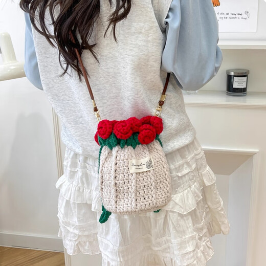 
Quan Biyan rose bouquet bag DIY hand-knitted yarn oblique bucket bag sends girlfriend to best friend birthday gift Rose DIY bag hand-knitted 丨 full set of materials