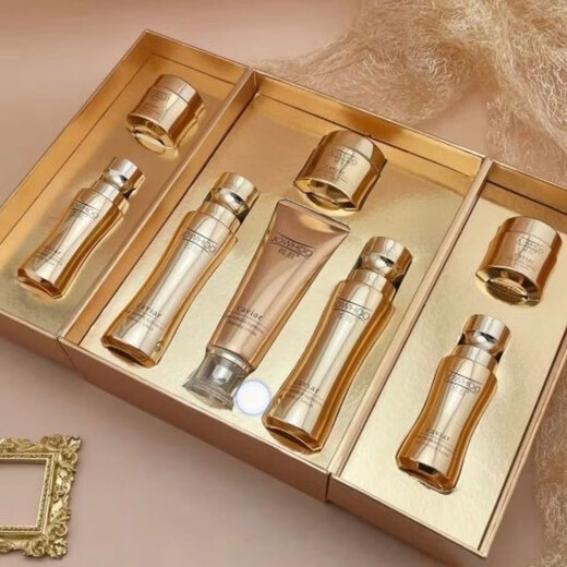 
Jiaohou-Caviar anti-wrinkle firming moisturizing case box Cordyceps black gold freckle removal case box soothing and repairing brightening SN9767 Jiaohou caviar genuine 8-piece set