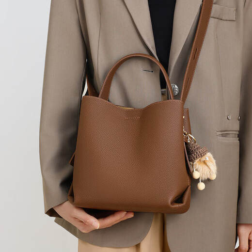 Montana West luxury high-end brand 2025 new crossbody women's bag large capacity high-end feel shoulder bag luggage bucket bag cold tea color
