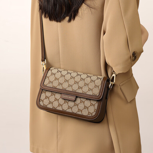 CALVIAKRIM2025 Four saison nouveau sac pour femmes Sac à bandoulière petit sac carré sacs sacs de sacs carrés haut de gamme et à la mode légers légers simples Sac à épaule Couleur