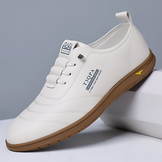 Xiaohuilijia Herrenschuhe 2025 Sommer neuer Männer weicher alleiniger weißer weißer Schuhe mit einem Fuß faulen Fahrschuhen Mode lässige Lederschuhe 9712-1 Weißer Hollow Style 38