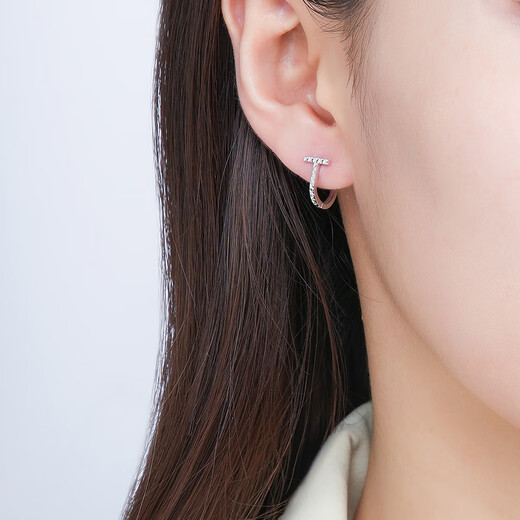Chao Acer Zhijian PT950 platinum platinum earrings for women platinum earrings letter T gift priced at 200 yuan one pair 1.85g