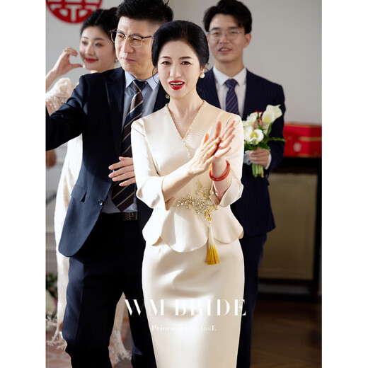 
LISM International First-line Brand Lady Wedding Dress 2025 Autumn and Winter New Lady Wedding Dress Temperament Cheongsam Daily Milk White L