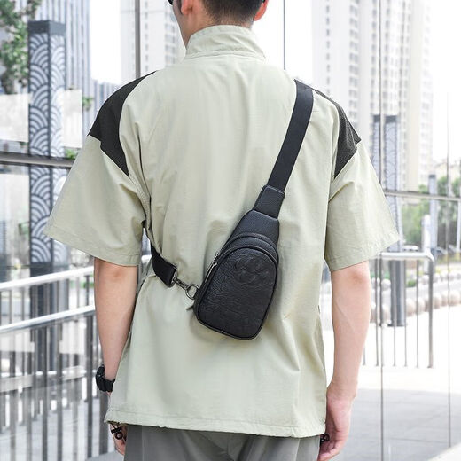 Kangaroo leather men's crossbody bag chest bag one-shoulder crocodile casual backpack new men's large capacity crossbody bag outdoor crocodile arm black two-layer cowhide