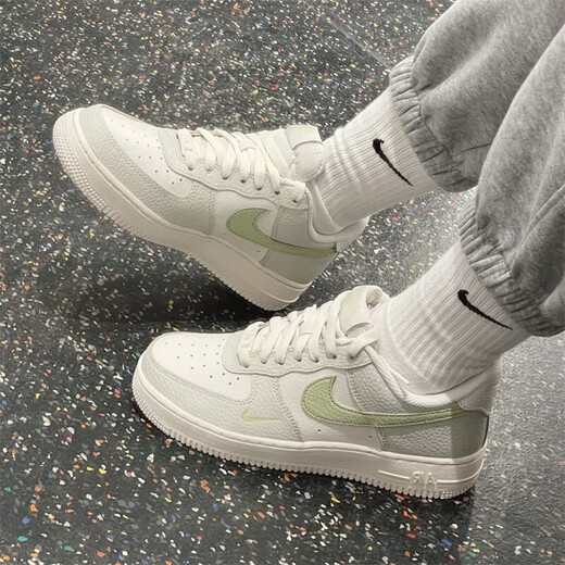 Nike (Nike) Freizeitschuhe Frauenschuhe 2025 Sommer neue Sportschuhe AF1 Air Force Nr. 1 Low Top Shoes IB3881-001 IB3881-001 Phantom grau/helles Militärgrün 39
