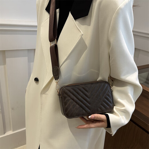 Fashion de la mode pour femmes Sac à bandoulière à un seul épaule Design haut de gamme de niche haut de gamme Diamant Broidered Small Square Sac 6215 Color Couleur de café