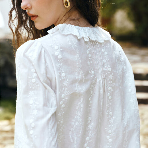 Olrain 50% off clothing French elegant white embroidered shirt autumn 2025 new lace collar chic shirt off-white S