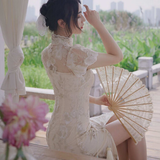 尚晗荷花香刺绣国风改良开叉旗袍2025夏季新款气质修身显瘦连衣裙 米白色优质版 6626 XL