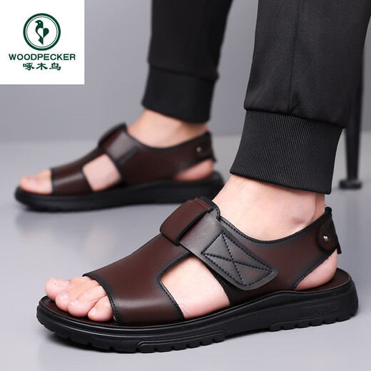 Pics de bois sandales en cuir décontractées pour hommes 2025 Été Nouveau épais solennel Sorcothérapie chaussure de plage respirant léger poids confortable sandales romaines CLP6189 marron 38