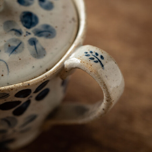 Tonghe Japan imported indigo dyed camellia teapot Japanese retro small fresh ceramic filter teapot afternoon tea tea set indigo dyed camellia teapot with tea filter 330ml