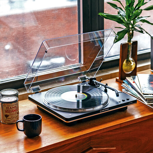 Audio-Technica AT-LP70X vinyl record player, fully automatic belt drive, dual speed record player, retro record player, fever phonograph, record player, professional audio, 2025 new product LP70XBT Silver (WS)