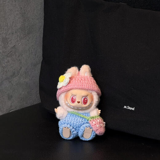 Labubu doll clothes Labubu sits on the party trendy toys Macaron glue doll pendant pure handmade 17cm doll clothes Mint green pleated skirt does not contain babies