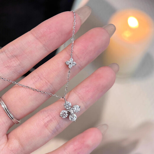 Lucky four-leaf clover necklace women's summer light luxury niche design high-end small flower clavicle chain hot style choker four-leaf clover necklace
