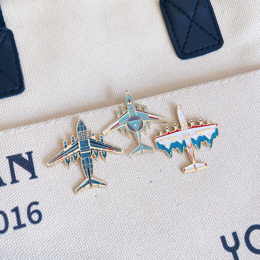 WEISHINI Air Show Aerospace Fighter Badge Y-20 H-6K Teaching 8 J-20 UAV Model Aviation Aircraft Metal Brooch J-20-Vyron