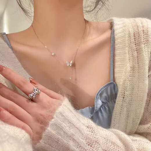 Fat Donglai purchased the same style tassel pearl pendant, gentle and fashionable S925 silver necklace, shiny zircon inlaid butterfly