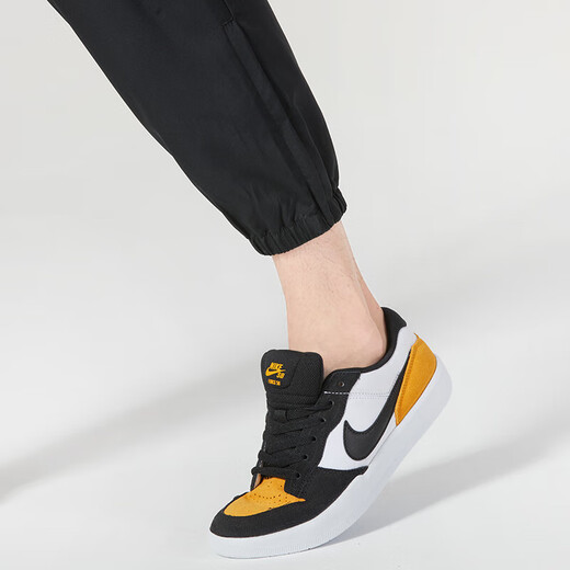Nike (Nike) Men's Sports Set 25 Summer Nuevo estampado informal de moda Camiseta de manga corta transpirable Pantalones sueltos Conjunto de dos piezas HV4882-389+FB7498-010 XL