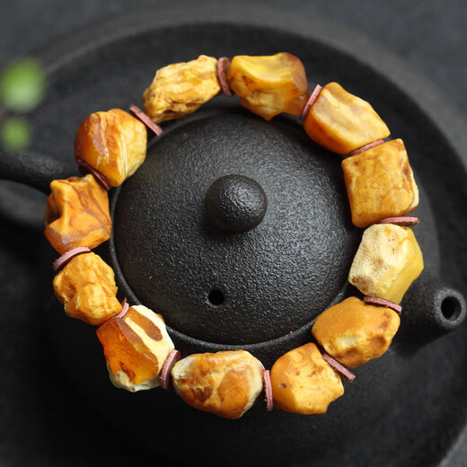 
Pangdonglai quality beeswax original stone bracelet on stone Qinglingtianlan amber beeswax original stone handkerchief multi-color red flower wax S1278 (men's style)