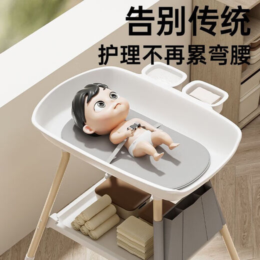 煦凛日本尿布台婴儿护理台洗澡二合一可移动多功能操作台新生儿抚触台 白色-轮+侧袋+软垫+储物框*2