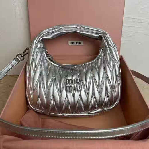 2025 Neue modische und vielseitige Pendlertasche Toilettenbag 20 87
