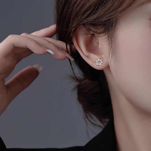 Xinshe S999 sterling silver six-pointed star earrings for women, pierced ears for sleeping, no need to pick them up, niche design earrings, exquisite silver earrings, a pair