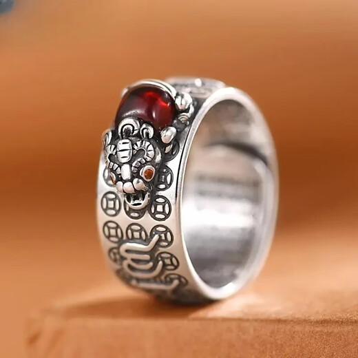 Core luxury snake year big Pixiu ring for men, high-end jewelry to attract wealth and good fortune for couples, old style birthday gift for husband and boyfriend Pixiu ring