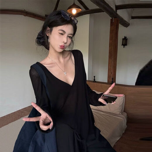 昙蓓漫防晒罩衫夏季女士纯欲风v领上衣辣妹海边微透抹胸可外穿运动外搭 防晒V领罩衫【黑色】纯欲风 M 轻薄 透气 宽松 (建议86-100斤)