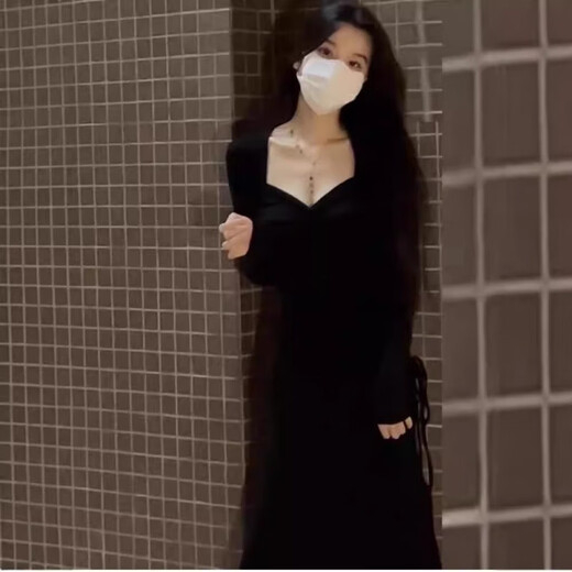 荣西图（RONGXITU）气质方领抽绳收腰连衣裙女修身褶皱长袖2025秋 黑色*844 M
