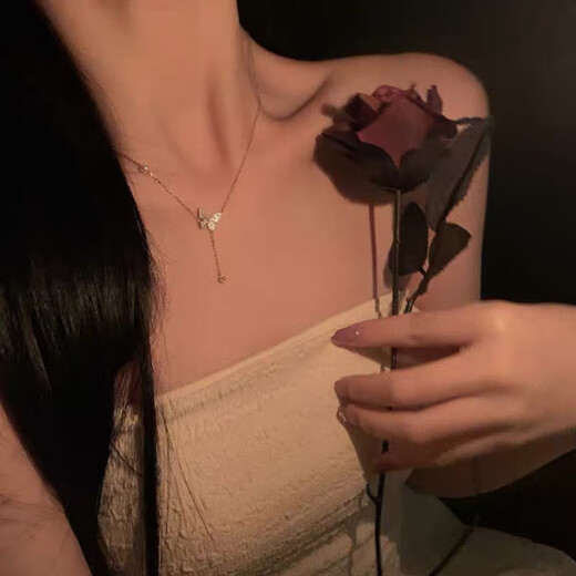 Fat Donglai purchased the same style tassel pearl pendant, gentle and fashionable S925 silver necklace, shiny zircon inlaid butterfly