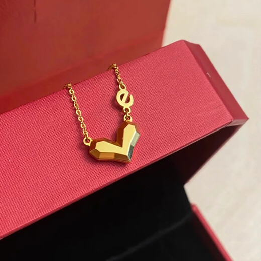 Feng Feili 18K gold-filled three-dimensional peach heart pendant necklace for women 2025 new light luxury clavicle chain e was born with you necklace