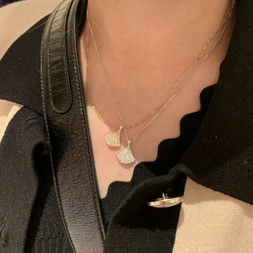 Chuansen light luxury 18k gold full diamond small fan necklace for women with diamond diva fan pendant white gold rose gold clavicle chain 18K gold rose gold