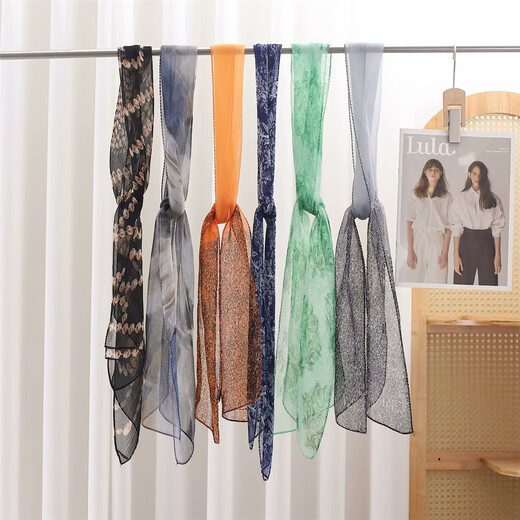 Écharpe longue en soie imprimée en mousseline de soie imprimée fraîche et sucrée Nouveau style pour le printemps et l'été pour femmes Smatel Scarf à la mode.