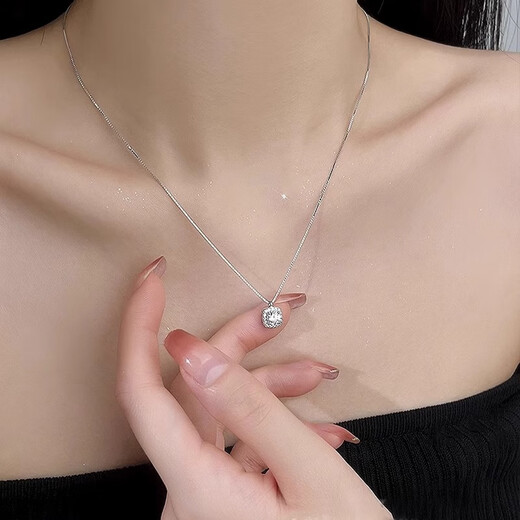 Xinshe S999 sterling silver sugar cube necklace for women, high-end silver clavicle chain to commemorate Valentine's Day and birthday gift for girlfriend, sugar cube necklace