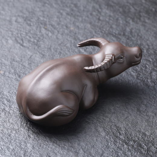 Lucky Cat Purple Clay Buffalo Tea Pet Ornament Ox Turns the World Tea Play Lucky Zodiac Ox Boutique Tea Table Treasure Ceramic Style Purple Clay Lucky Buffalo (Black)