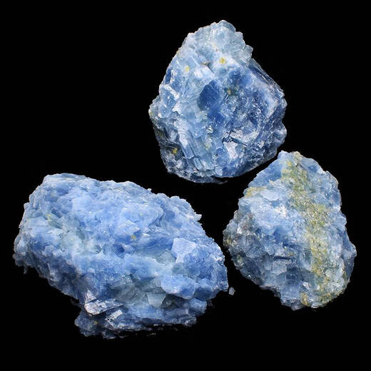 Un fantasme d'une chose et une image de l'ornement de pierre de cristal bleu naturel naturel en minerai de cristal grande laine pierre décorative r9712 grande pierre de cristal bleu
