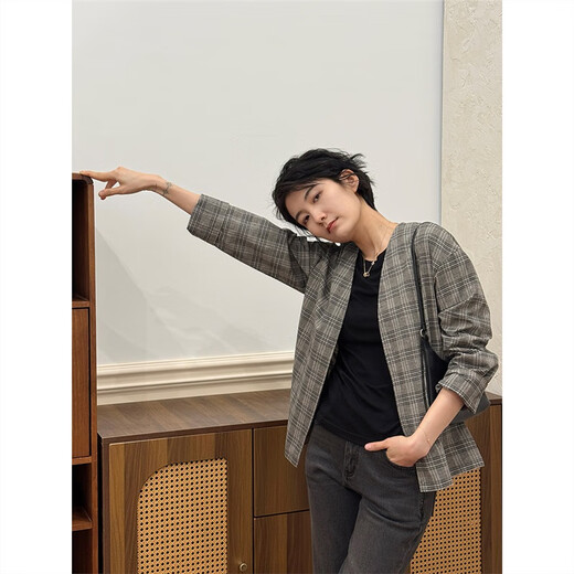 Langqing Tong Zhou Langqing kleine Leinenplaidjacke 2025 Neue Frauen Sommer V-Ausschnitt Dünne Strickjacke Casual Lose Top Plaids Empfohlen 90-100 Jin [Jin ist 0,5 kg]