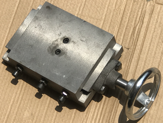 Dovetail trough carriage with rod, linear screw, manual slide module, handwheel workbench, one-word slider, hand-operated guide rail, width 200, length 330, thickness 55MM with handwheel