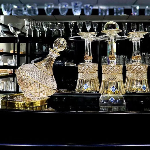 Sophora frost painted gold Visa red wine decanter high-end crystal luxury rotating red wine decanter tumbler gyro design Visa regular style 6 cups regular pack