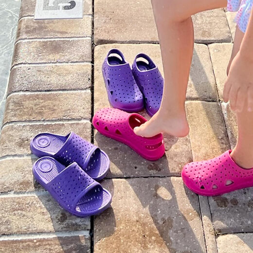 Totes Kids Everywear Splash and Play Crocs Paisley Purple - Breathable Back 7-8 Little Kid