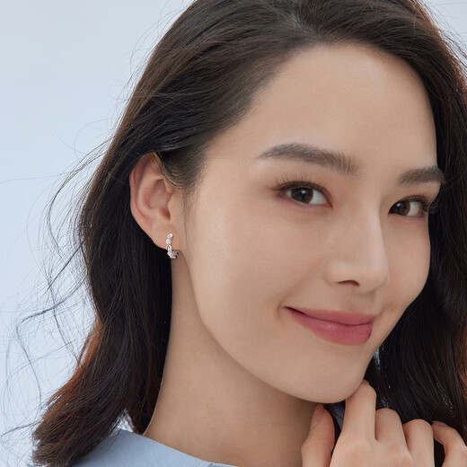 Lukfook Jewelry Platinum Earrings Platinum 950 Love Earrings Price L04TBPE0008 Approximately 2.58 grams