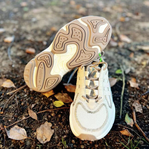 阿迪达斯（adidas）休闲鞋男鞋女鞋 春夏季新款三叶草网面透气减震运动鞋低帮跑步鞋 JQ3927/奇妙白/光晕绿/棕色/偏小 42.5 (265mm)