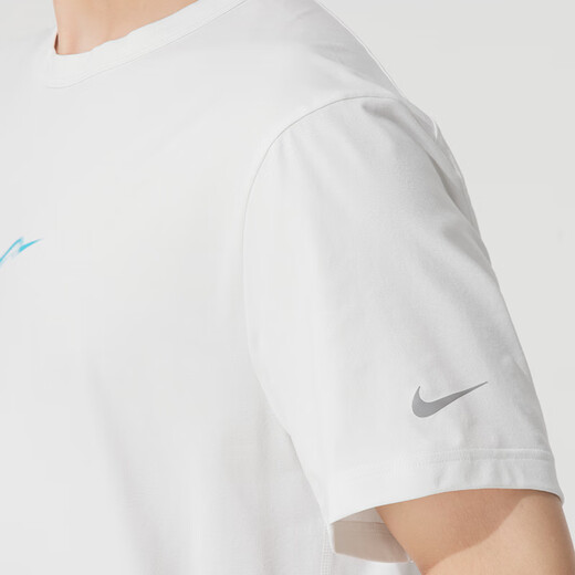 Nike (Nike) Herren Sportset 25 Sommer Neulauf schnell trocken atmungsaktiven Kurzarm T-Shirt Loose Five-Cross-Hosen Shorts Zwei-teilige HV4882-121/Single T-Shirt XS