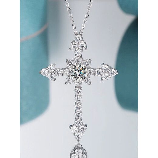 Nilan Fat Donglai's same style pt950 platinum cross necklace PT950 imported from the United States D color moissanite micro-embedded silver, silver plated 50 points