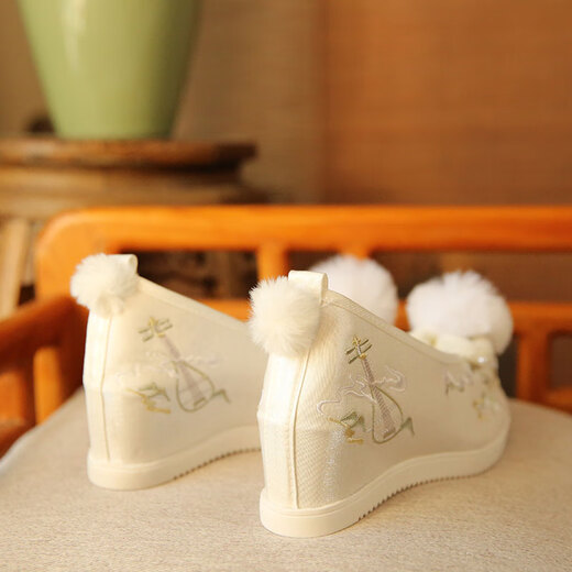 Juan's silk 2025 old Beijing cloth shoes ancient style high-rise bow shoes ethnic style embroidered shoes erect toe pendant pearl Hanfu shoes women pink 37