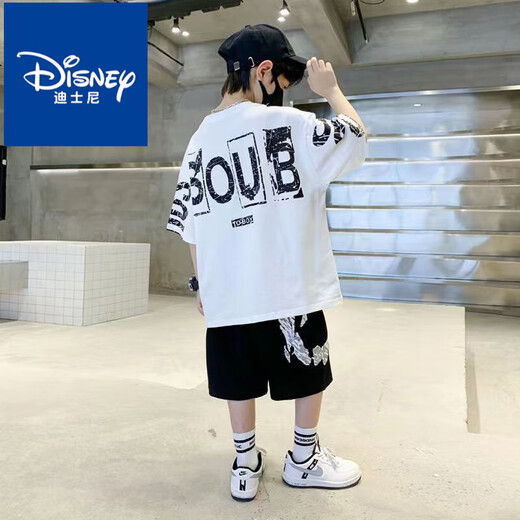Suit des garçons Disney 2025 Nouvelle célébrité Internet Suit un ensemble complet de t-shirts pour enfants, de taille moyenne et de grands ensembles en deux pièces pour garçons, à manches courtes noires [SO SUIS] # 687 48 Livraison aléatoire dans l'entrepôt