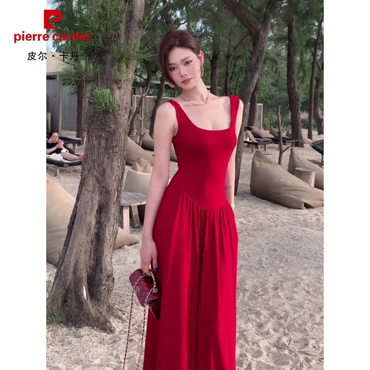 Pierre Cardin (Pierre Cardin) Enorme y hermoso vestido de suspensión sexy rojo para mujeres en las vacaciones en la playa de verano, temperamento de abrazadera de cintura plisada.