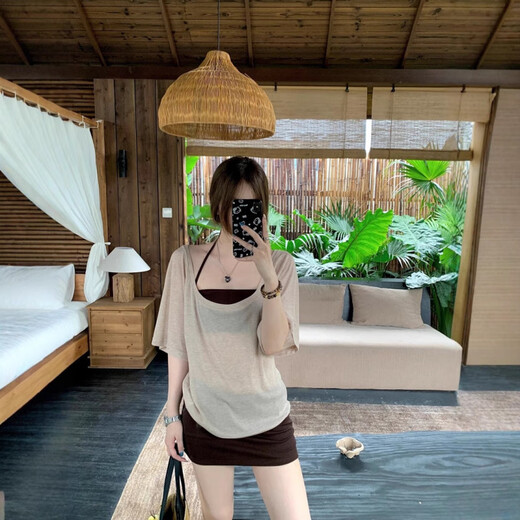 Running sisters RUNAWAY SISTERS Korean version U-neck short-sleeved T-shirt halter neck strapless knitted trousers Coffee vest 9898 S