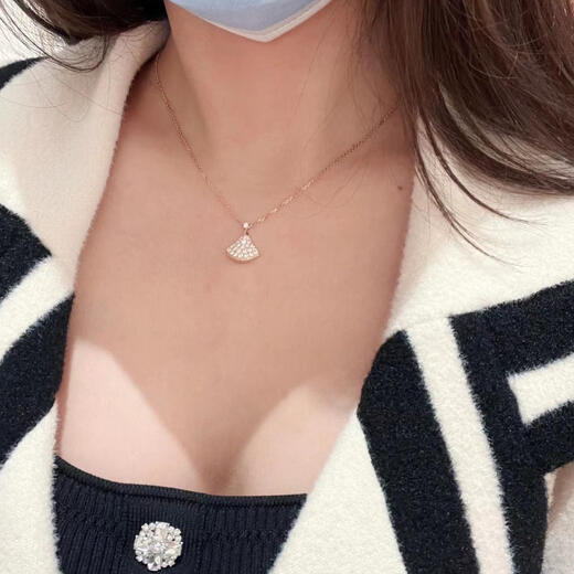 Chuansen light luxury 18k gold full diamond small fan necklace for women with diamond diva fan pendant white gold rose gold clavicle chain 18K gold rose gold