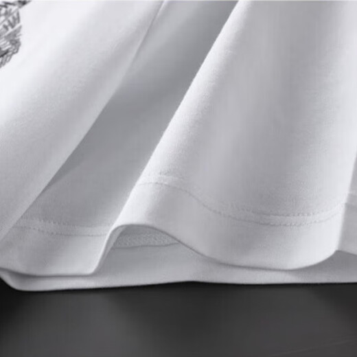 Camiseta de manga corta de la marca redonda de marca de alta gama Wirpta para hombres 2025 Summer NUEVO WAR BORROWERY HORSE MODIA VERSATILE VERSATILE MEDIA (Caja de regalo) M